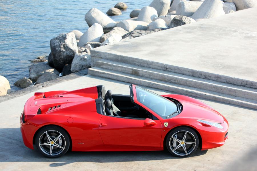  Ferrari 458 Spider 2012 года  (фото 21 из 136)